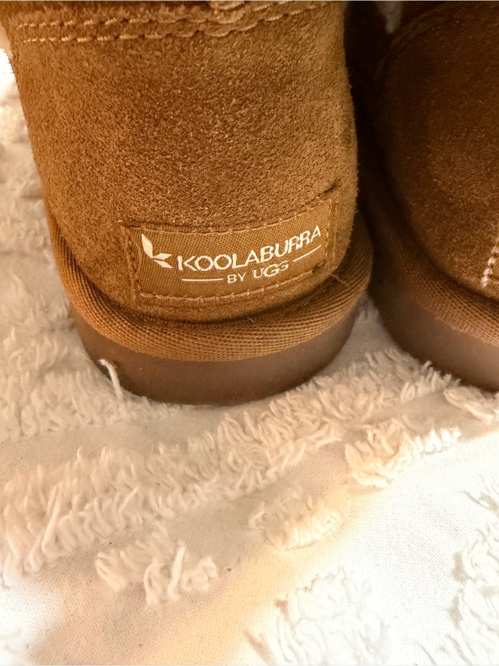 Kids Ugg Koolaburra Boots Size 1 Brown Winter Boots with White Panel in Front - Picture 6 of 8